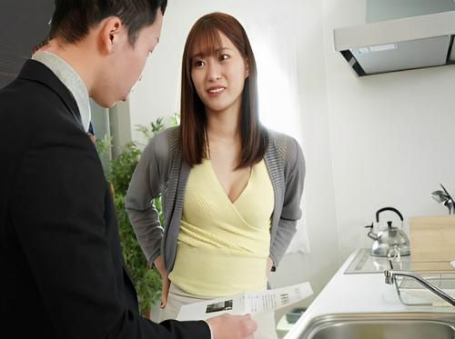 Istri sakit punggung. Suami keluar mencari gadis pijat