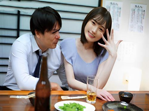 Pergi ke pesta bersama perusahaan, istri saya disetubuhi oleh rekan kerjanya