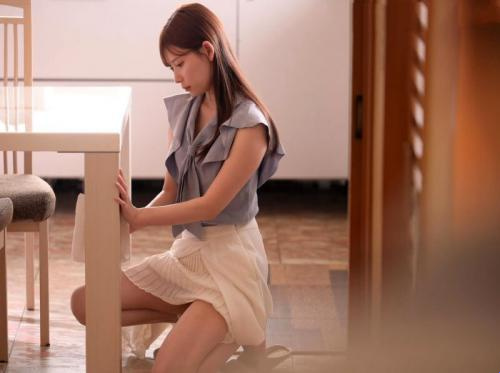 Menantu perempuan yang penuh nafsu dan ayah mertua yang sehat