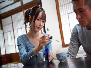 Menantu perempuan dibius dan menidurinya